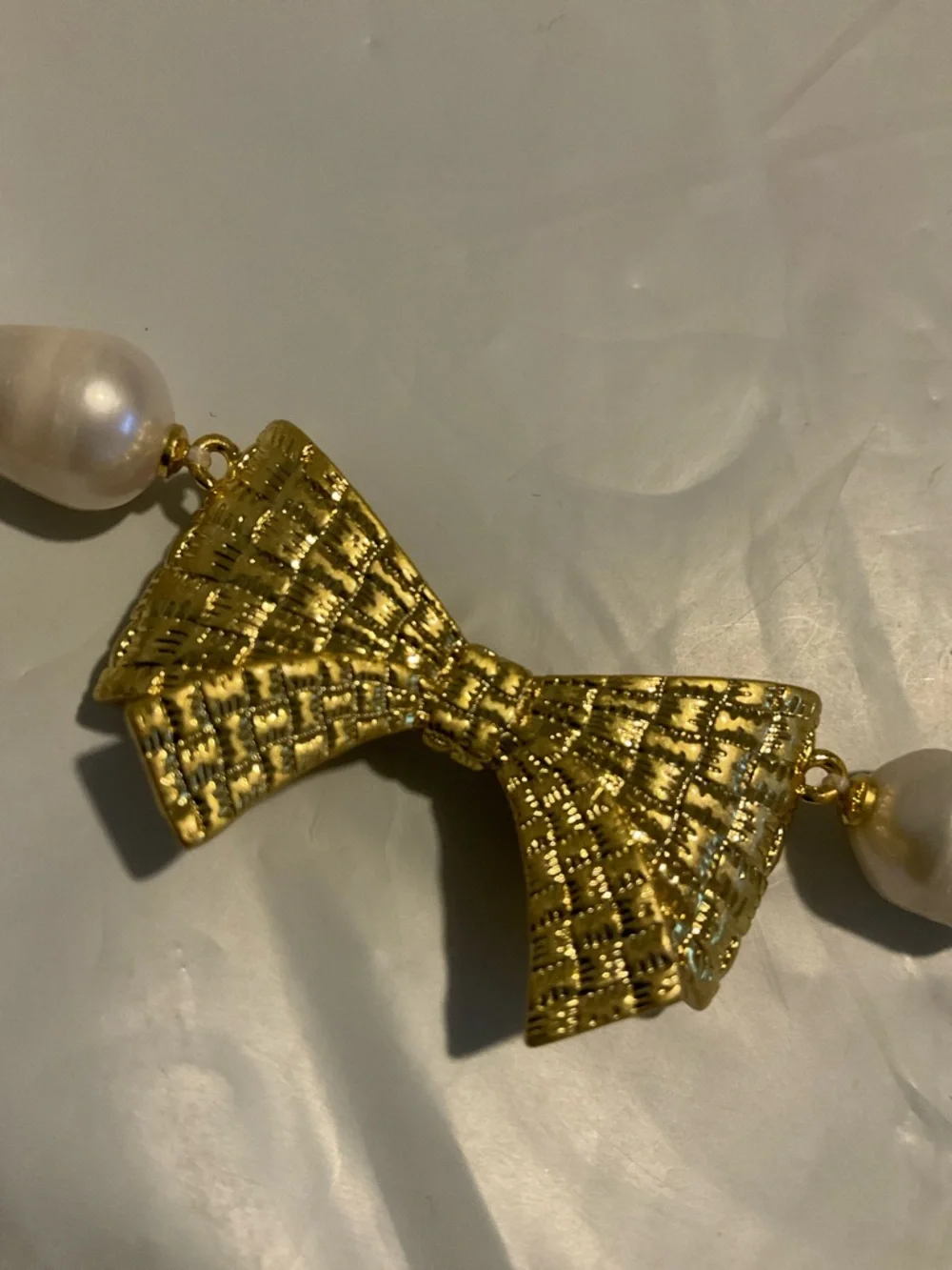 NWT Kate spade bow pearl necklace - Picture 2 of 4
